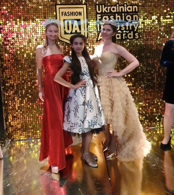 Young model shines at fashion show in Ukraine [PHOTO]