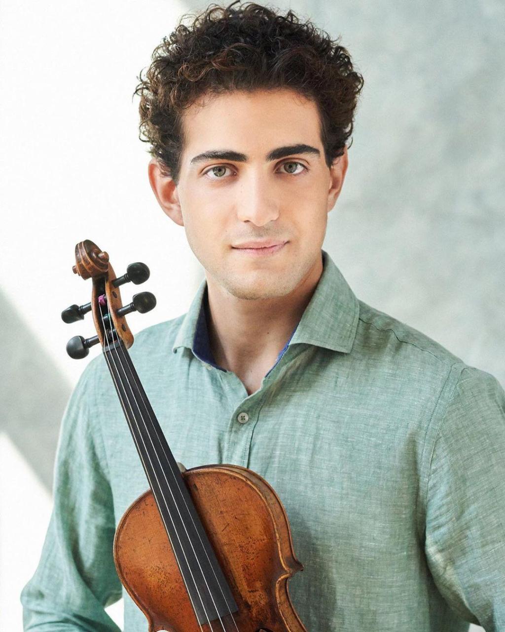 National violinist awarded in Turkey