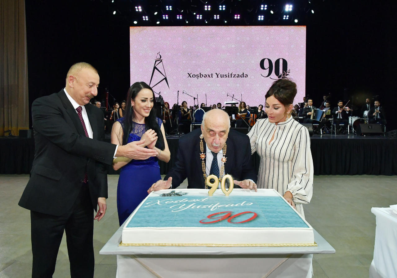 President, First Lady attend ceremony to mark SOCAR vice-president's 90th anniversary [UPDATE] - Gallery Image