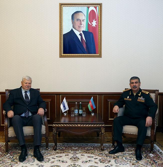 Azerbaijani defense minister meets personal representative of the OSCE chairman-in-office