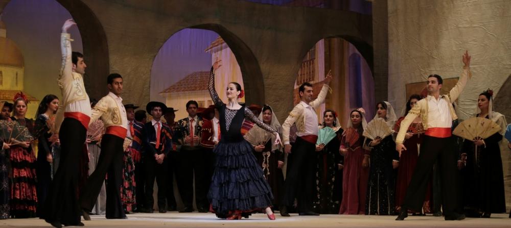 Fiery gypsy thrills opera lovers in Baku [PHOTO]