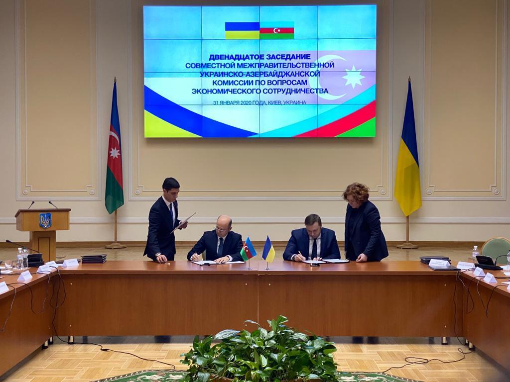 Azerbaijan signs several intergovernmental documents with Ukraine [PHOTO]