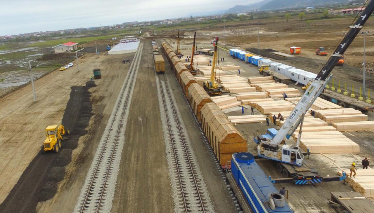 Azerbaijan boosts volume of cargo transported via Astara terminal