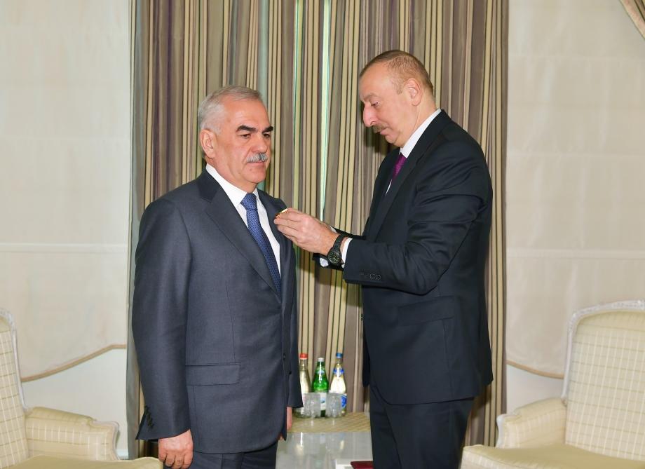 President Ilham Aliyev presents "Sharaf" Order to Vasif Talibov [PHOTO]