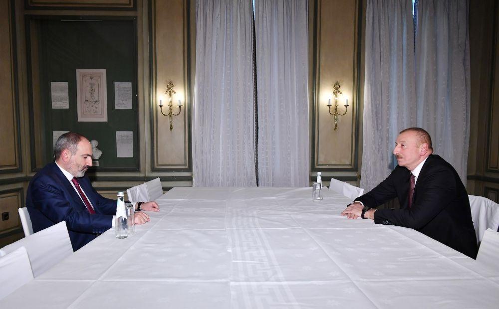 Azerbaijani President Ilham Aliyev meets with Armenian Prime Minister Nikol Pashinyan in Munich [PHOTO]