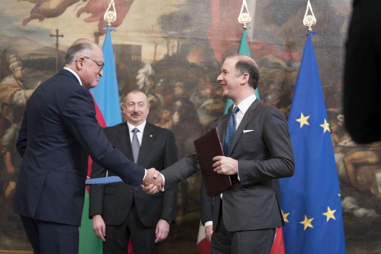 SOCAR, Italy’s Snam ink agreement on sustainable energy