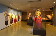 Carpet Museum to provide insight into traditional gowns <span class="color_red">[PHOTO]</span>