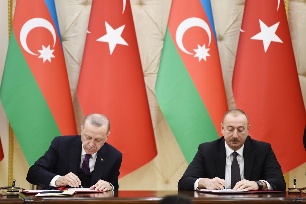 Azerbaijan, Turkey sign bilateral documents [UPDATE]