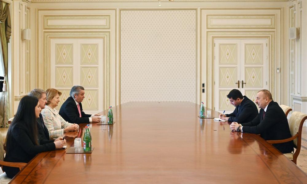 President Ilham Aliyev lauds support of UK for Azerbaijan's projetcs [PHOTO]