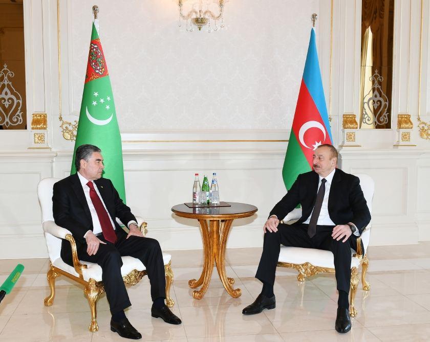 Azerbaijani, Turkmen presidents hold one-on-one meeting [UPDATE]