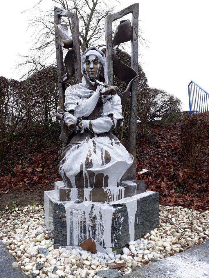 Azerbaijani poetess' monument vandalized in Belgium [PHOTO]