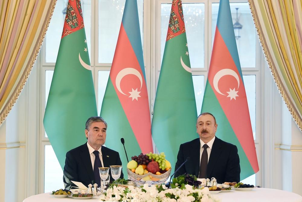 Ilham Aliyev hosts official reception in honor of Turkmen President