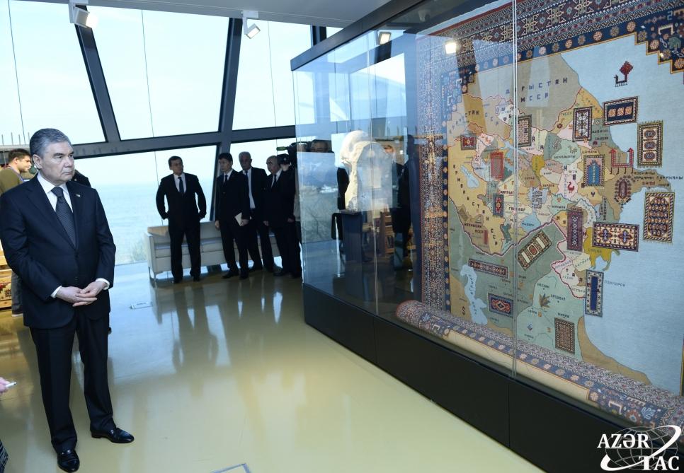 Turkmen President Gurbanguly Berdimuhamedov visits Carpet Museum [PHOTO]