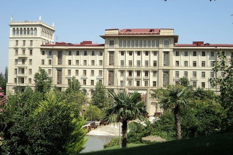 A number of government agencies in Azerbaijan to get paid leave for a month