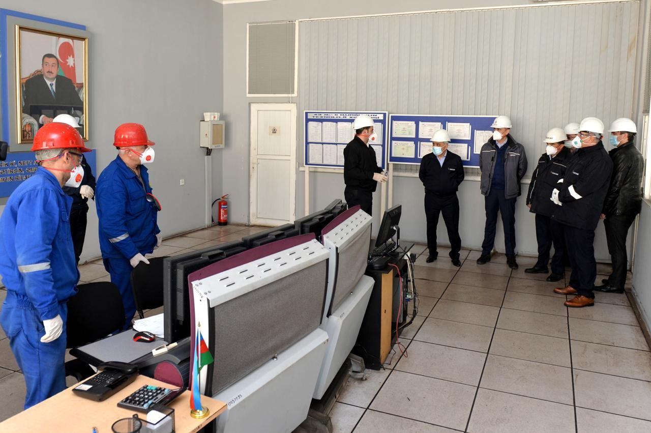 SOCAR's president visits Heydar Aliyev Oil Refinery [PHOTO]