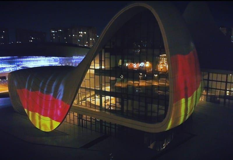 Heydar Aliyev Center shows support for Germany amid COVID-19 outbreak [VIDEO]