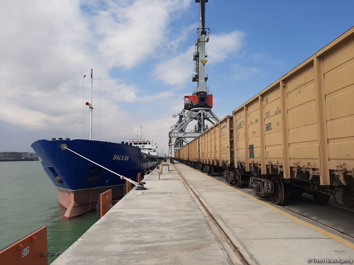 Azerbaijan starts using feeder vessels [PHOTO/VIDEO]