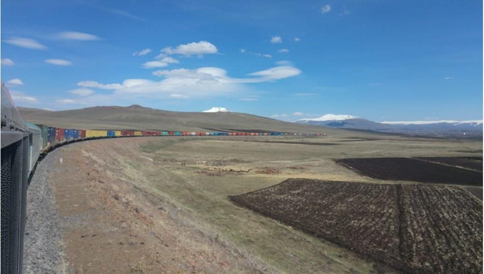 Longest BTK freight train reaches Baku