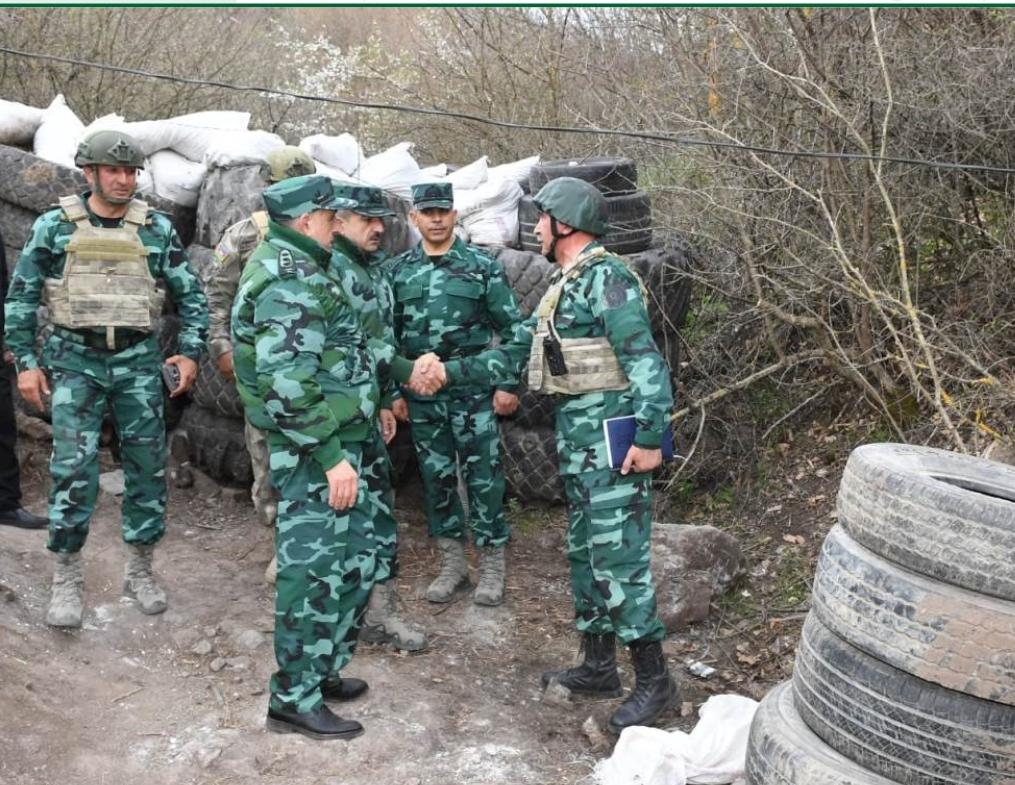 Senior military officials inspect Gazakh border division [PHOTO]