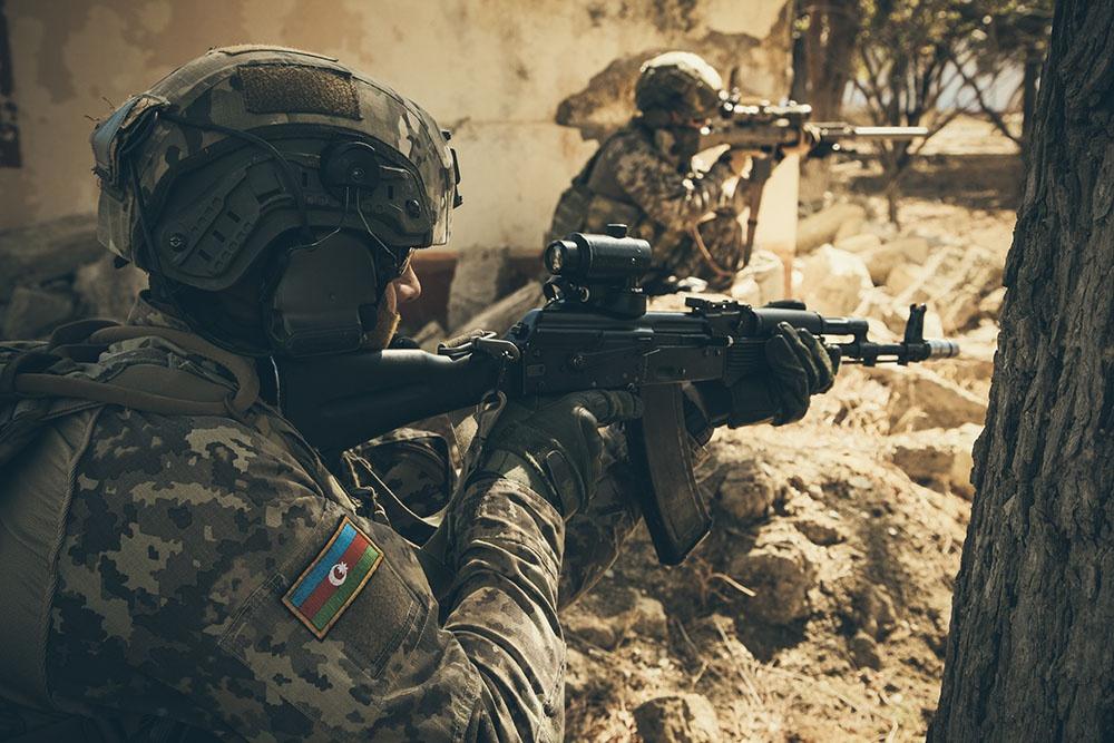 Azerbaijani Special Forces hold tactical drills [VIDEO]