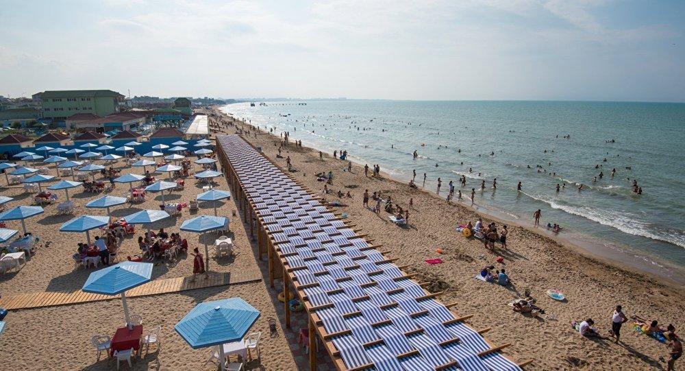 Baku mayor talks electronic permits for beachgoers amidst COVID-19