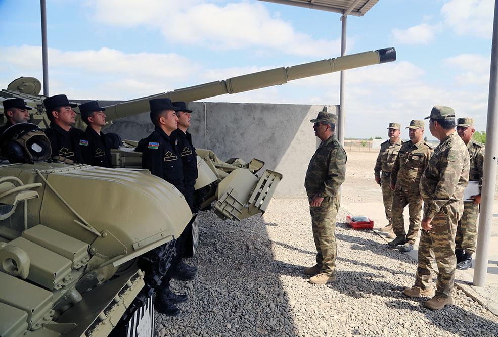 Defense Ministry officials inspect new military units in frontline [PHOTO] - Gallery Image
