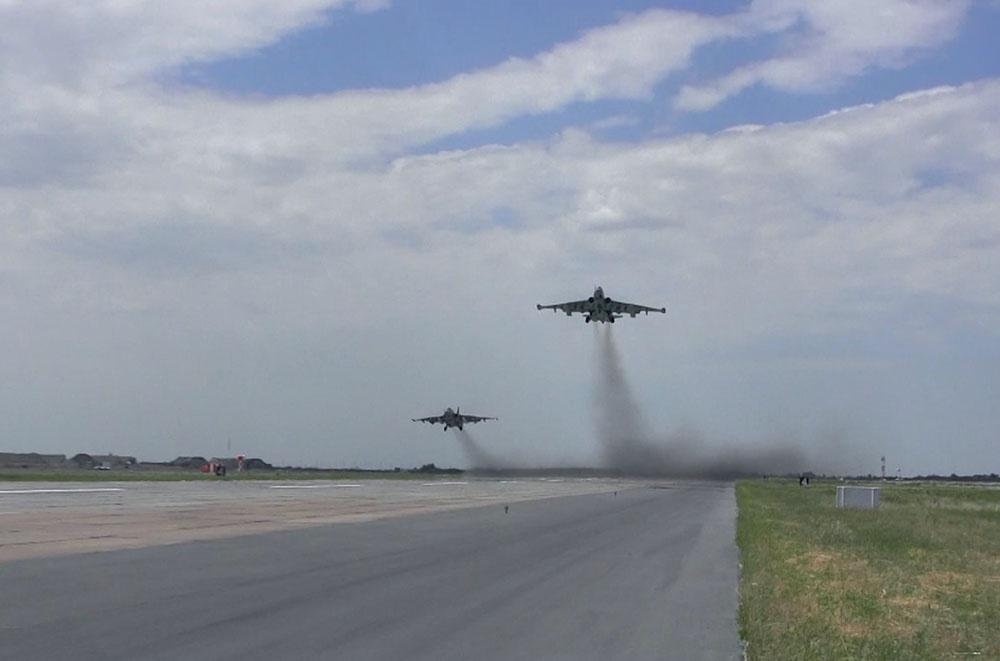Azerbaijani Air Forces hold tactical-flight drills [PHOTO/VIDEO]