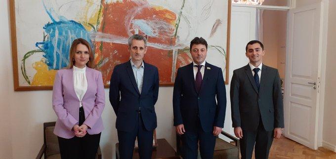 Karabakh's Azerbaijani community, French envoy discuss Karabakh conflict