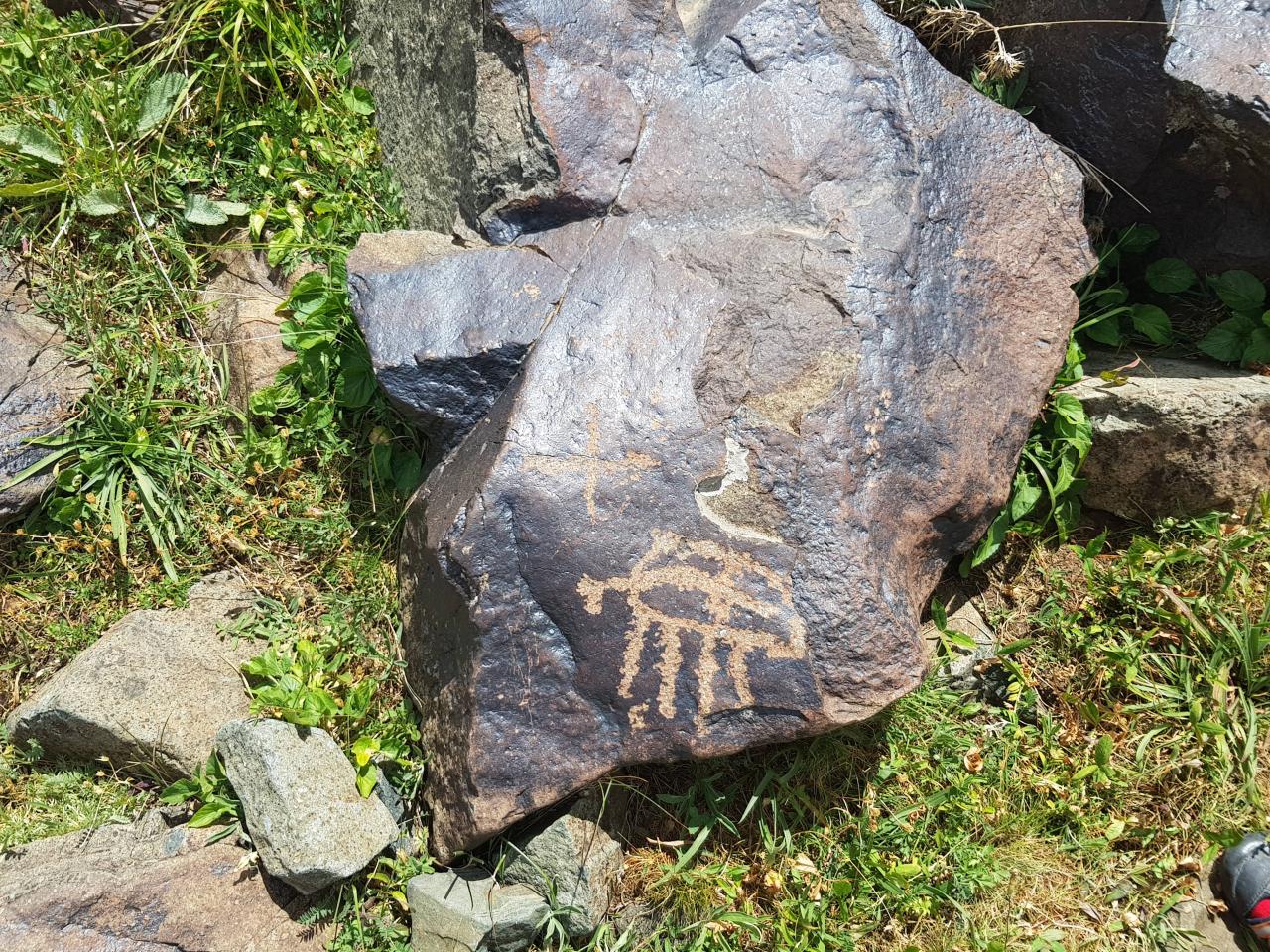 Gamigaya rock art attracts curious visitors