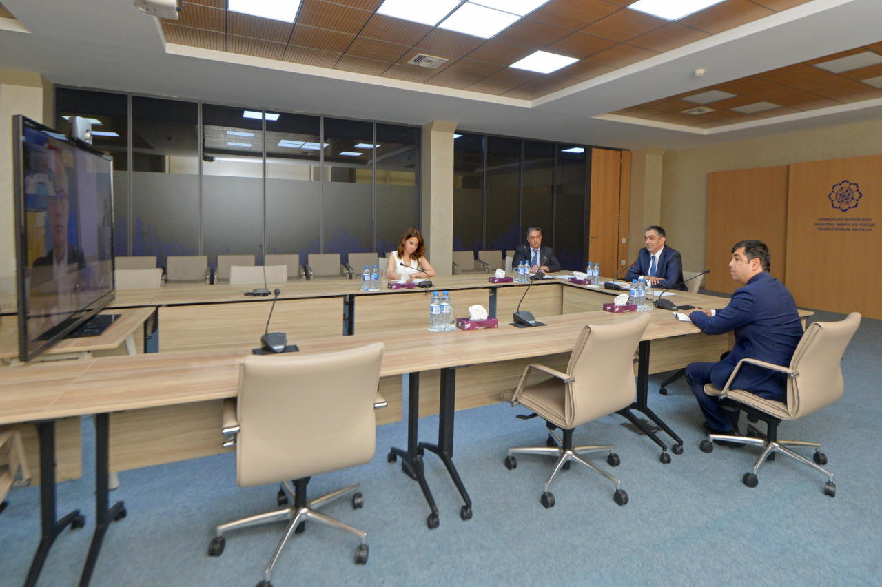 Azerbaijan, EBRD discuss cooperation in telecommunication [PHOTO]