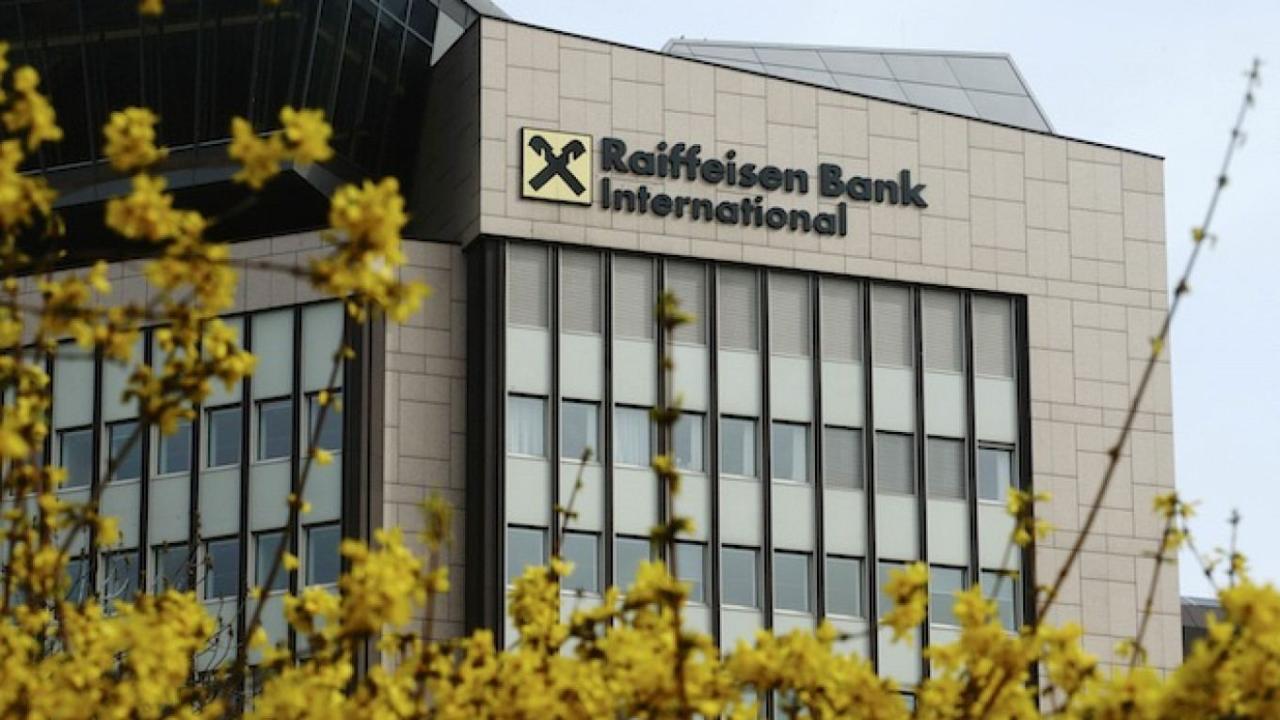 Raiffeisen Bank International helping Azerbaijan with its financial legislation
