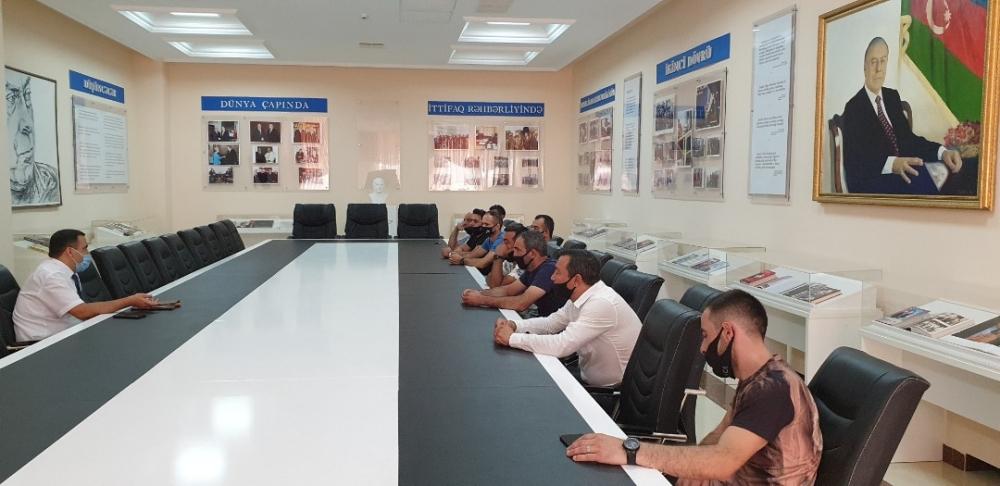 Azerbaijani embassy meets citizens stranded in Uzbekistan over COVID-19