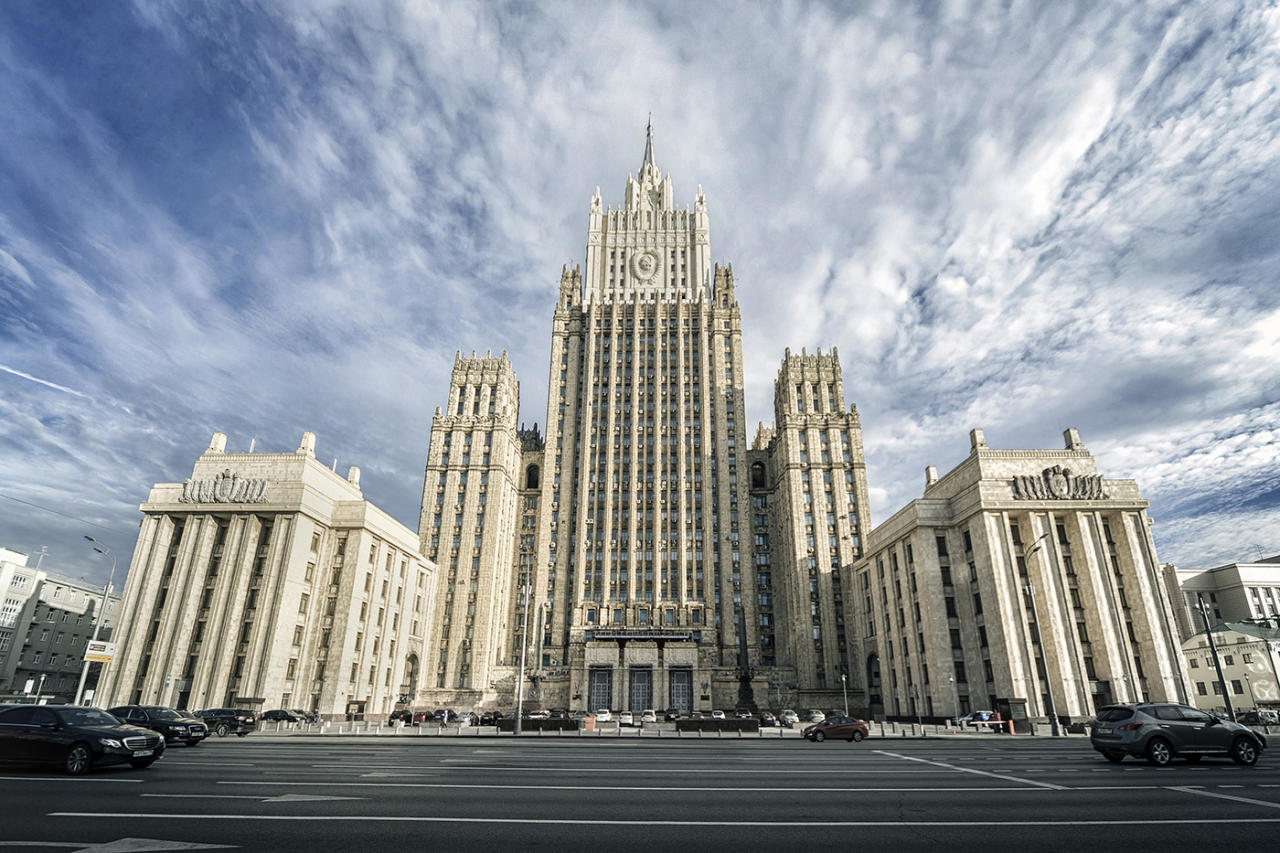 Kremlin thanks Azerbaijan for attention to Russian language