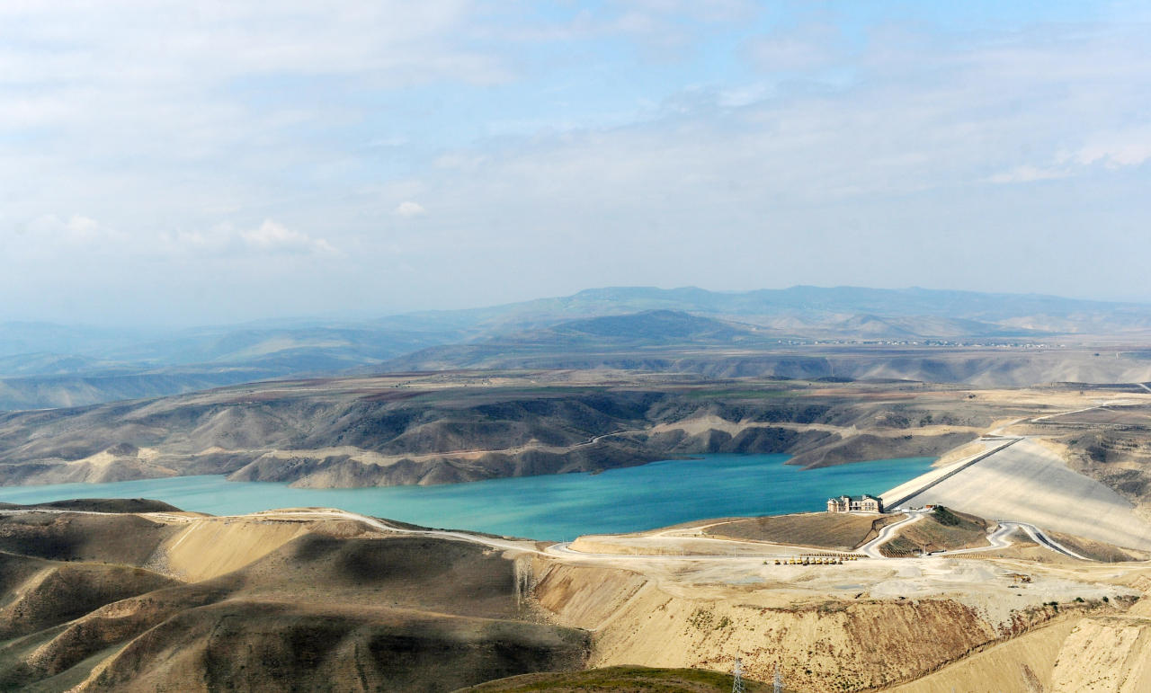 Azerbaijan to build 10 reservoirs, water pipeline