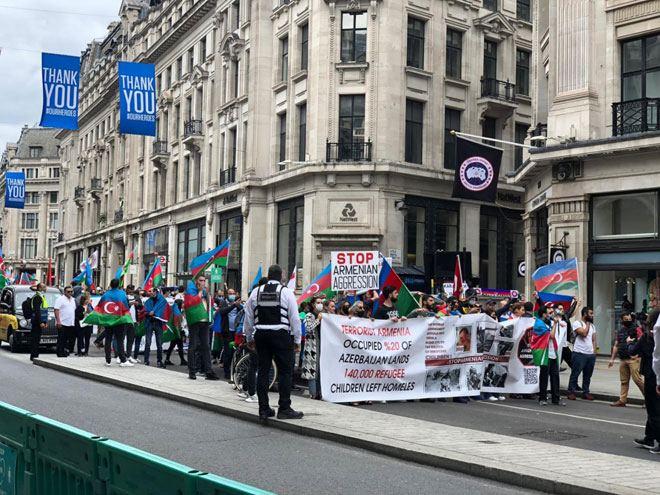 Azerbaijanis hold peaceful rally in London against Armenia's latest provocations [PHOTO] - Gallery Image