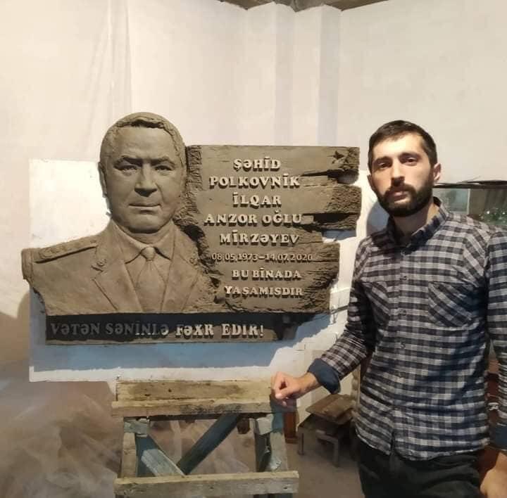 Young sculptor honors memory of national hero [PHOTO]