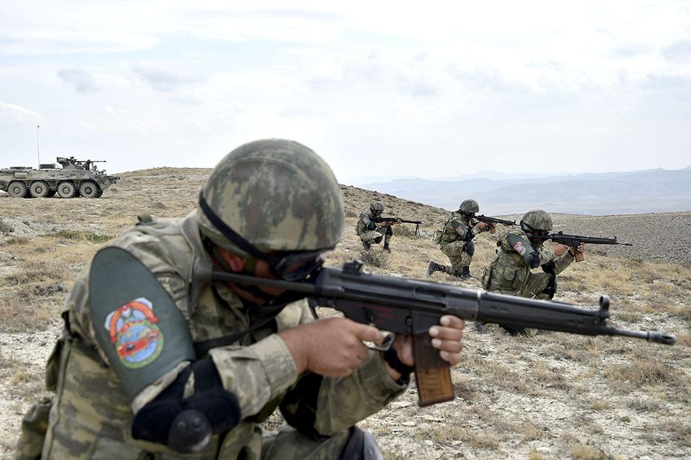 Azerbaijani, Turkish troops hold live-fire joint drills
