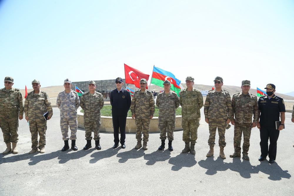 Azerbaijani, Turkish defense ministers observe joint military drills [PHOTO/VIDEO]