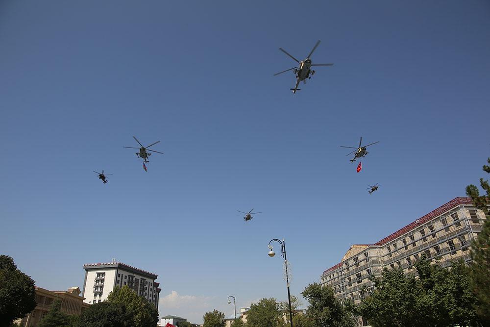 Azerbaijani, Turkish Air Forces mark Baku liberation day [PHOTO/VIDEO]