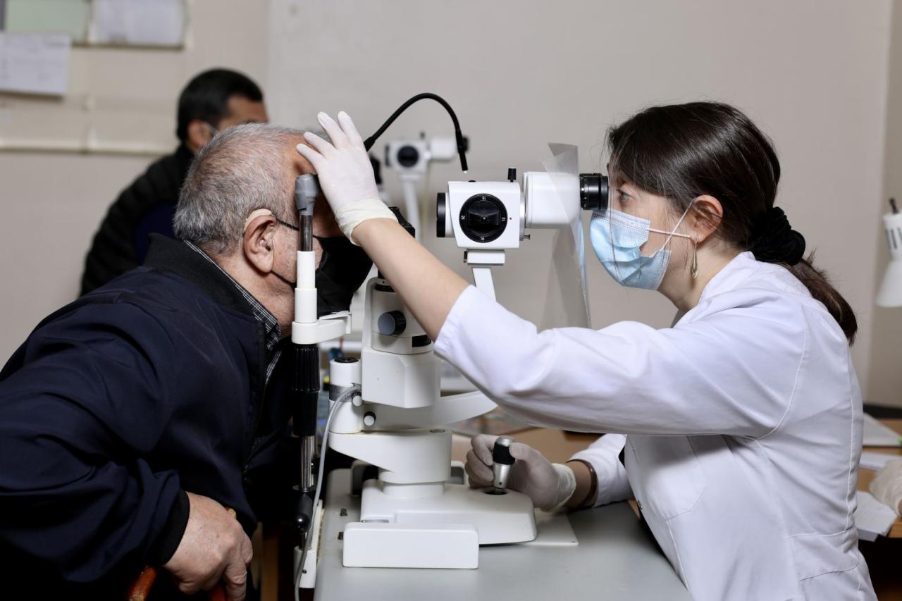 Azercell's “Mobile Eye Clinic” providing medical treatment to families of martyrs, refugees, IDPs [PHOTO]