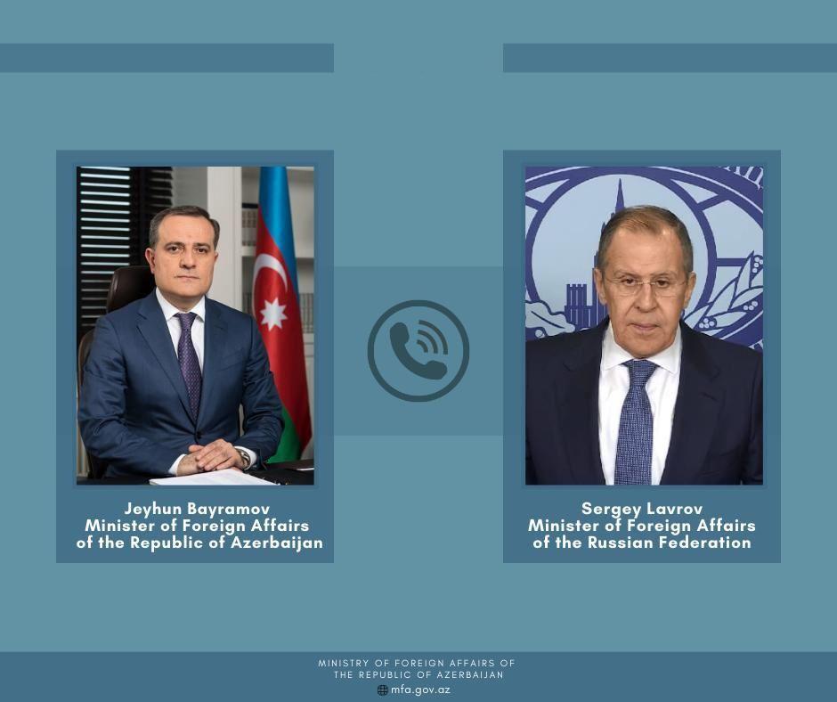 Azerbaijani, Russian MFAs hold phone conversation