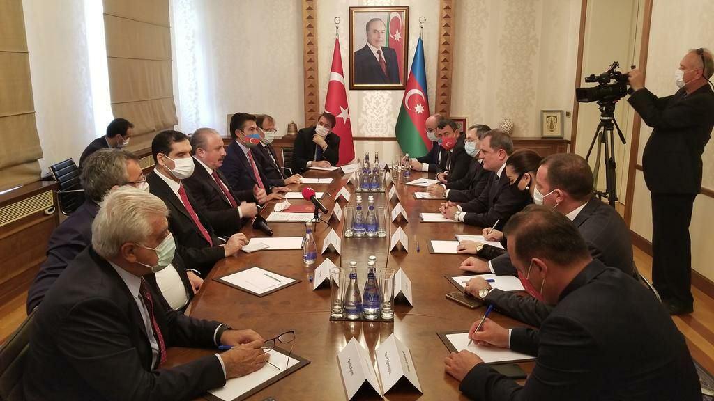 Azerbaijani FM meets Turkish Parliament's speaker