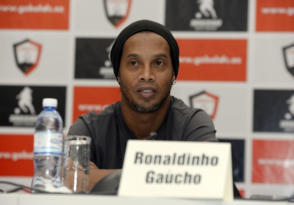Ronaldinho: I would like to send a hug to all people from Azerbaijan! [VIDEO]