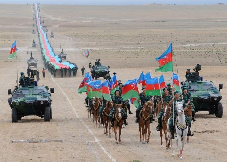 Azerbaijanis mark National Flag Day