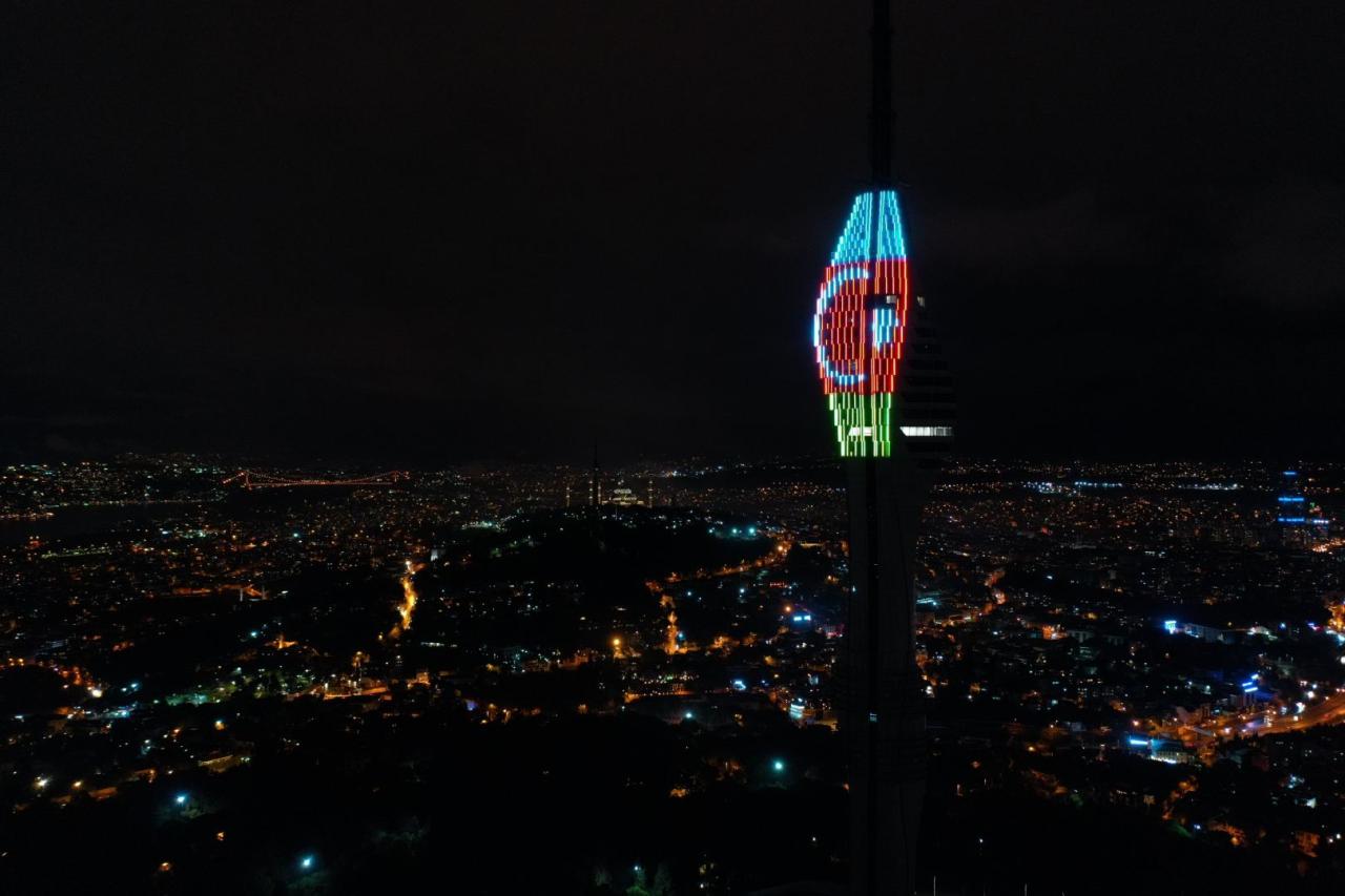 Istanbul illuminates Camlica Tower with colors of Azerbaijan’s and Turkey’s flags [PHOTO/VIDEO]