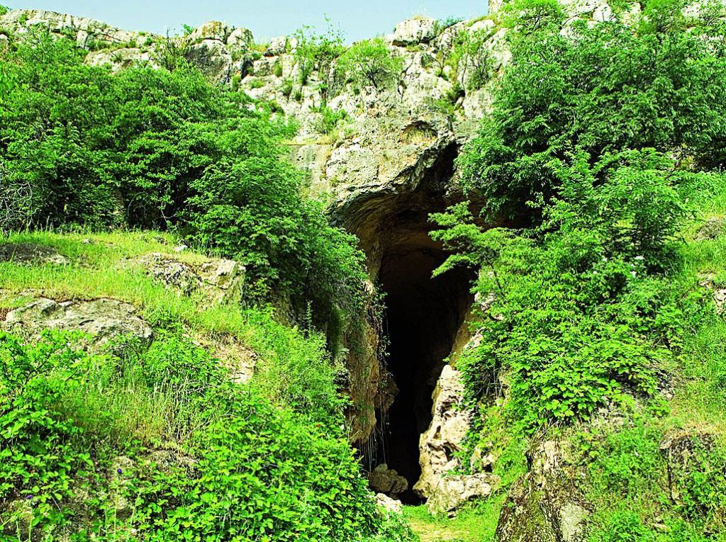 Culture Ministry condemns Armenia's illegal excavations in Azykh Cave [PHOTO] - Gallery Image