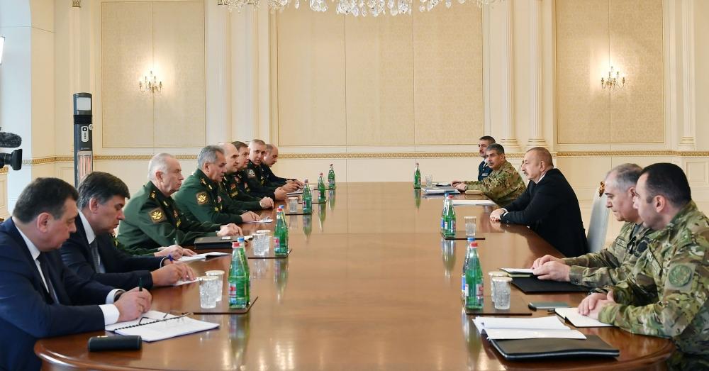 President Ilham Aliyev received delegation led by Russian defense minister [PHOTO]