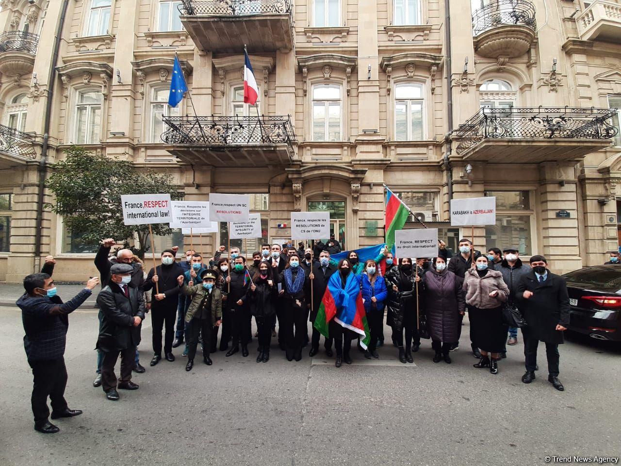 Baku protesters condemn French Senate's Karabakh resolution [PHOTO/VIDEO]