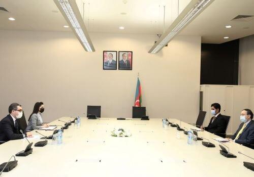 Azerbaijan, Pakistan mull investment cooperation