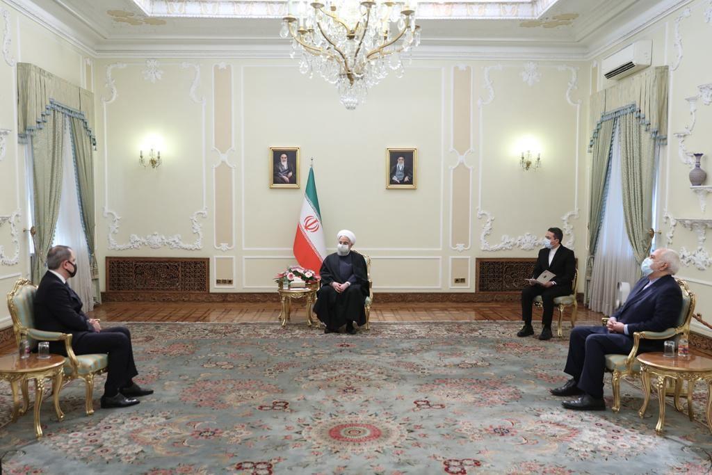 Azerbaijani FM, Iranian president stress importance of expanding trade and economic ties [PHOTO]